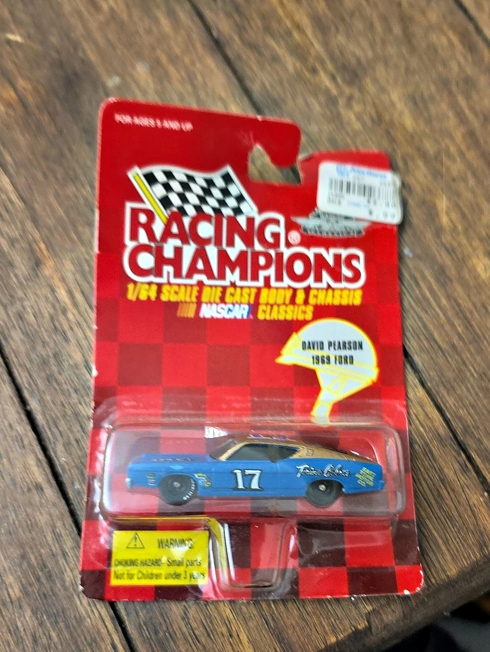 Racing Champions David Pearson 1969 Ford Torino #17 NASCAR Classics Die-Cast Car